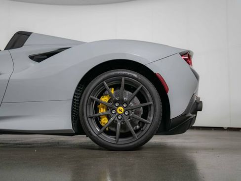 Used 2023 Ferrari F8 Tributo RWD image 13