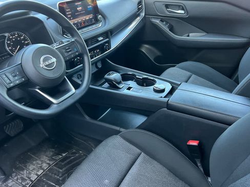 Used 2024 Nissan Rogue SV image 14