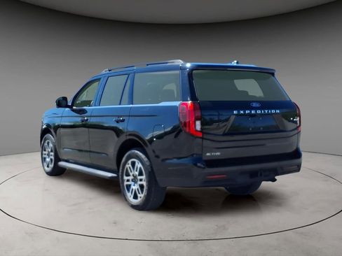 Used 2025 Ford Expedition Active AWD/4WD image 3