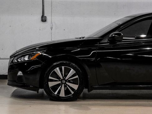 Used 2021 Nissan Altima 2.5 SV image 16