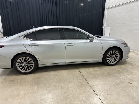 Used 2024 Lexus ES 350 Ultra Luxury w/ Accessory Package (Z2) FWD image 11