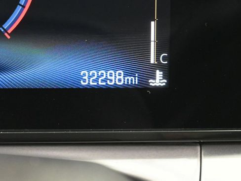 Used 2024 Chevrolet Trax LT FWD image 24