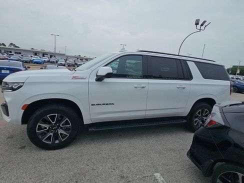 Used 2022 Chevrolet Suburban Z71 AWD/4WD image 4