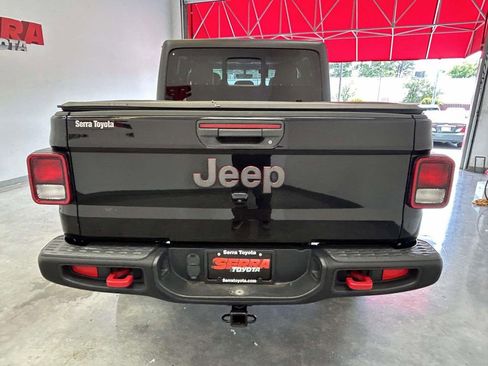 Used 2022 Jeep Gladiator Rubicon AWD/4WD image 4