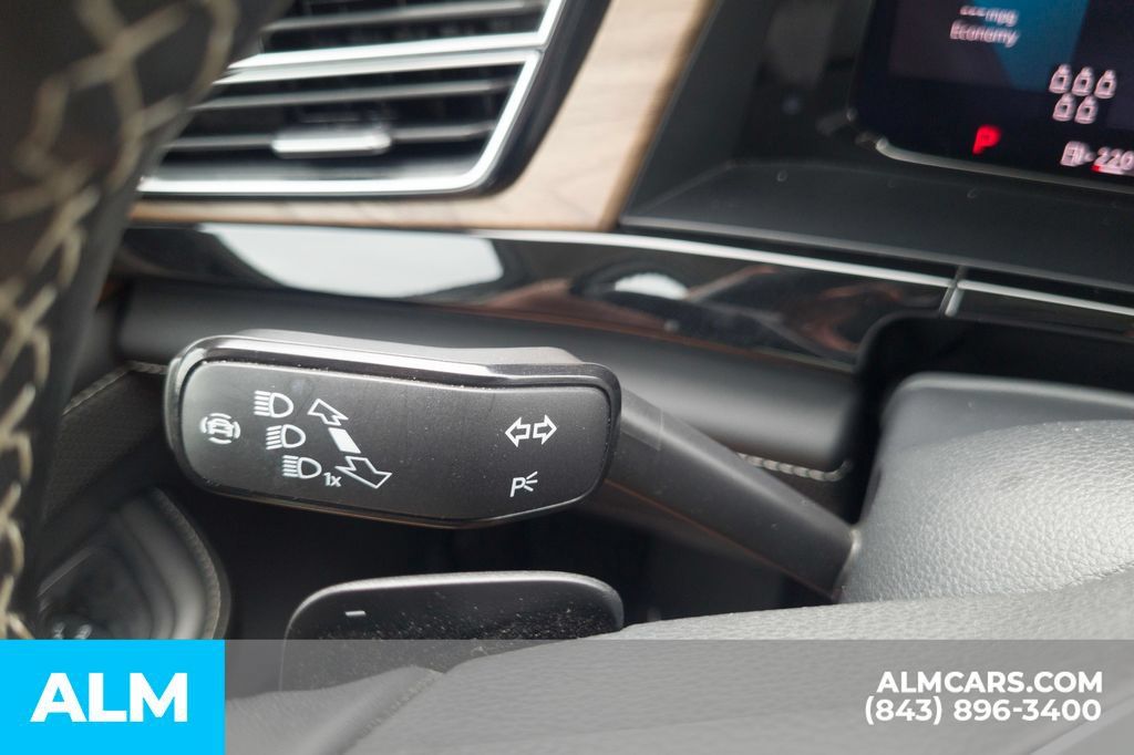 Used 2025 Volkswagen Atlas SE FWD image 34