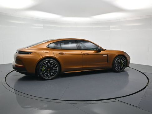 Used 2025 Porsche Panamera 4 image 31