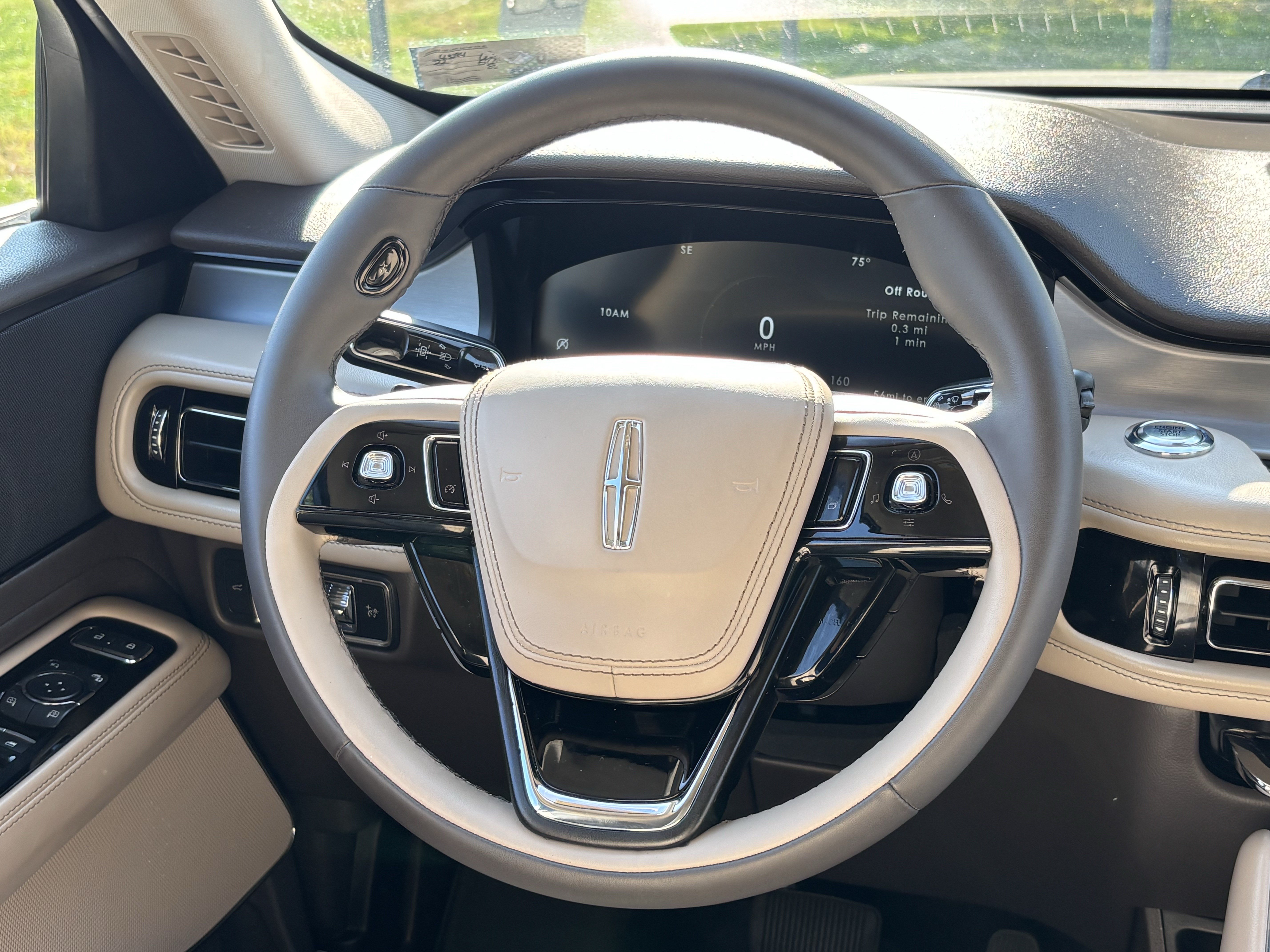 Used 2022 Lincoln Aviator AWD w/ Premium Package image 18