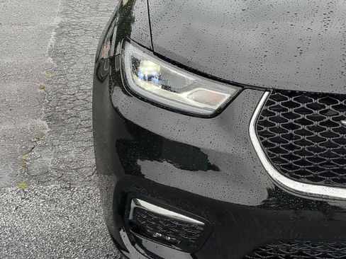 New 2026 Chrysler Pacifica Select image 8