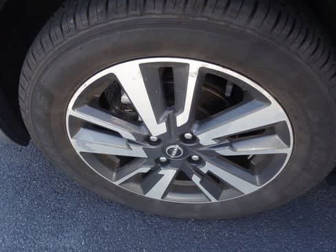 Used 2024 Nissan Versa SV FWD image 16