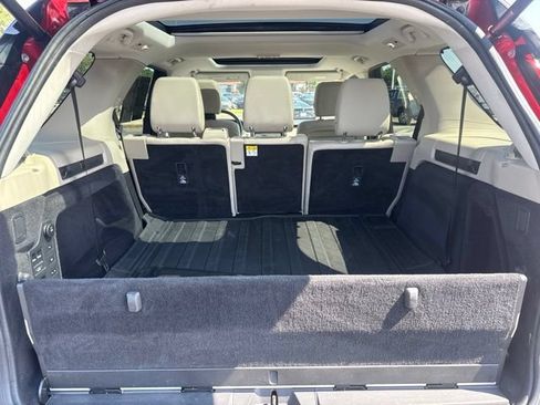 Used 2017 Land Rover Discovery HSE AWD/4WD image 19