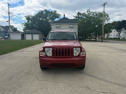 Used 2011 Jeep Liberty Sport w/ Popular Equipment Group AWD/4WD image 2