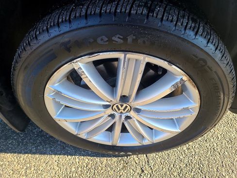 Used 2014 Volkswagen Tiguan SEL image 21