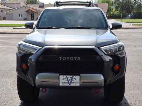 Used 2017 Toyota 4Runner SR5 AWD/4WD image 12