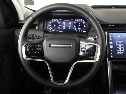 Used 2025 Land Rover Discovery Sport S image 33