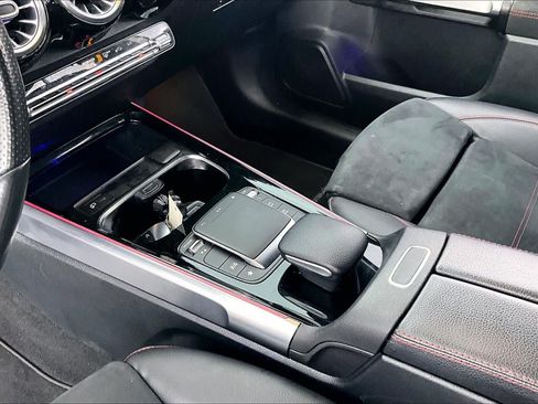Used 2021 Mercedes-Benz GLB 250 w/ AMG Line image 16
