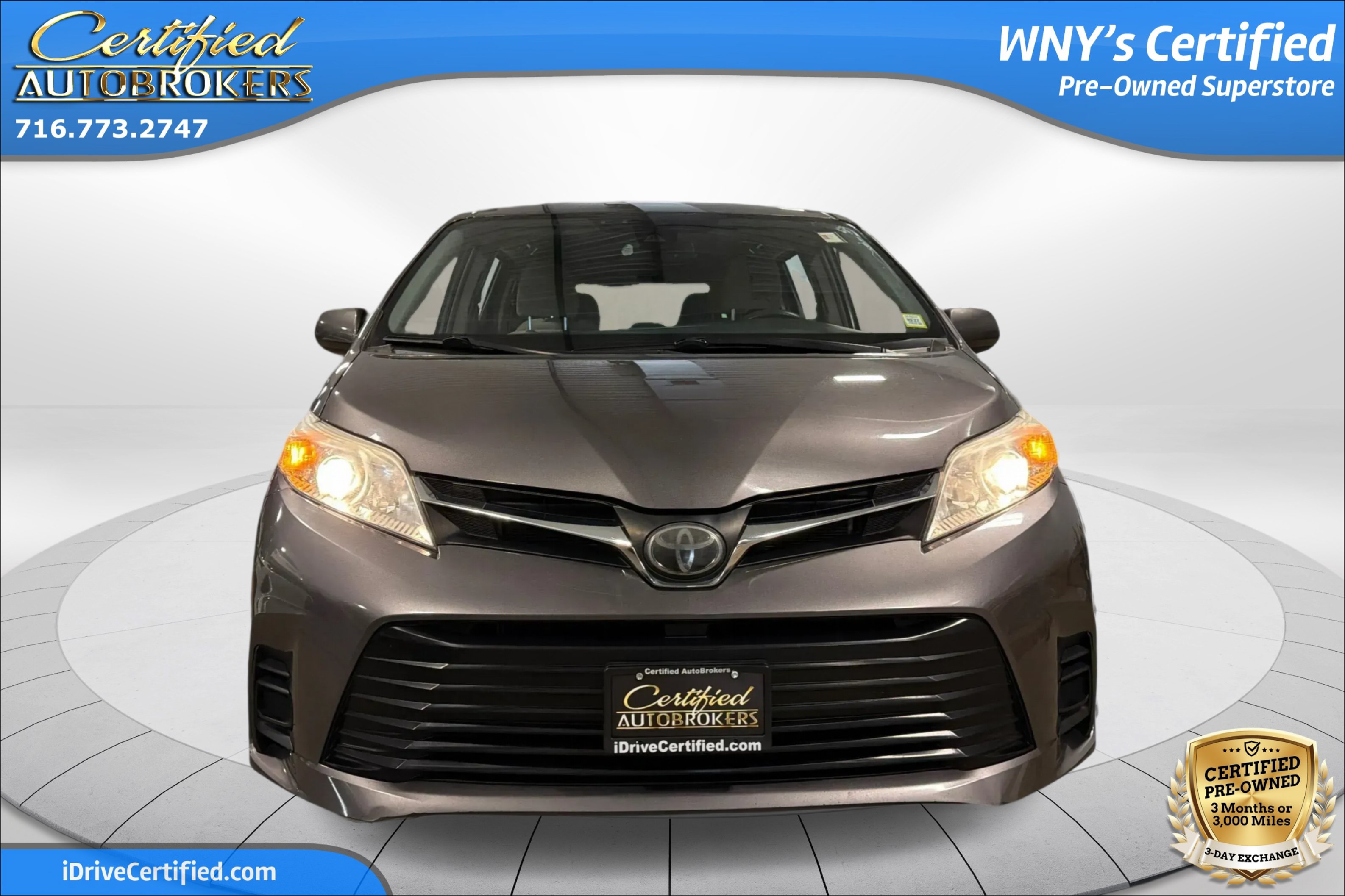 Used 2019 Toyota Sienna LE FWD image 2