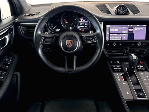 Used 2023 Porsche Macan AWD/4WD image 16