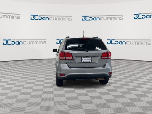 Used 2019 Dodge Journey SE w/ Premium Group FWD image 7