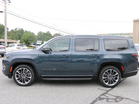 Used 2023 Jeep Wagoneer Series II w/ Premium Group I AWD/4WD image 2