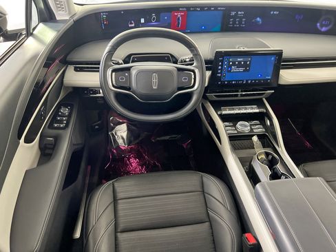 Used 2024 Lincoln Nautilus Reserve image 22