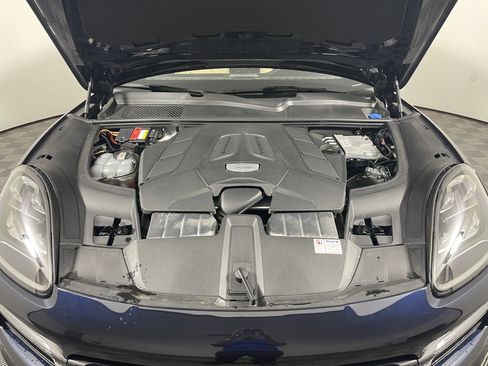 Used 2021 Porsche Cayenne image 20