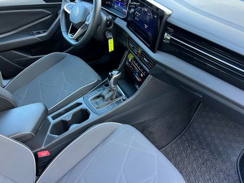 Certified 2025 Volkswagen Jetta Sport image 15