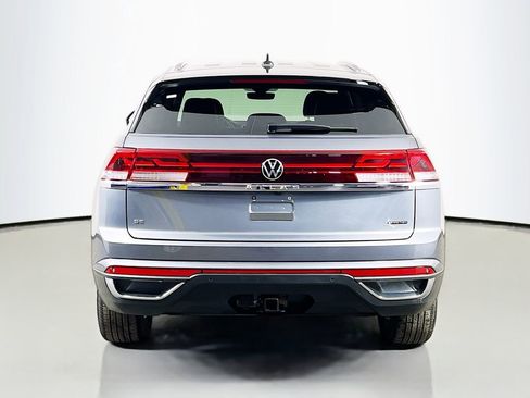 Used 2025 Volkswagen Atlas Cross Sport SE image 6