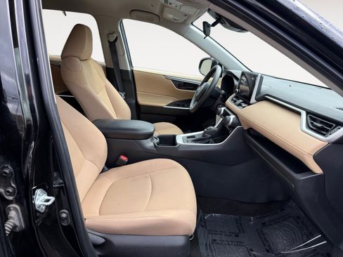 Used 2024 Toyota RAV4 LE image 19