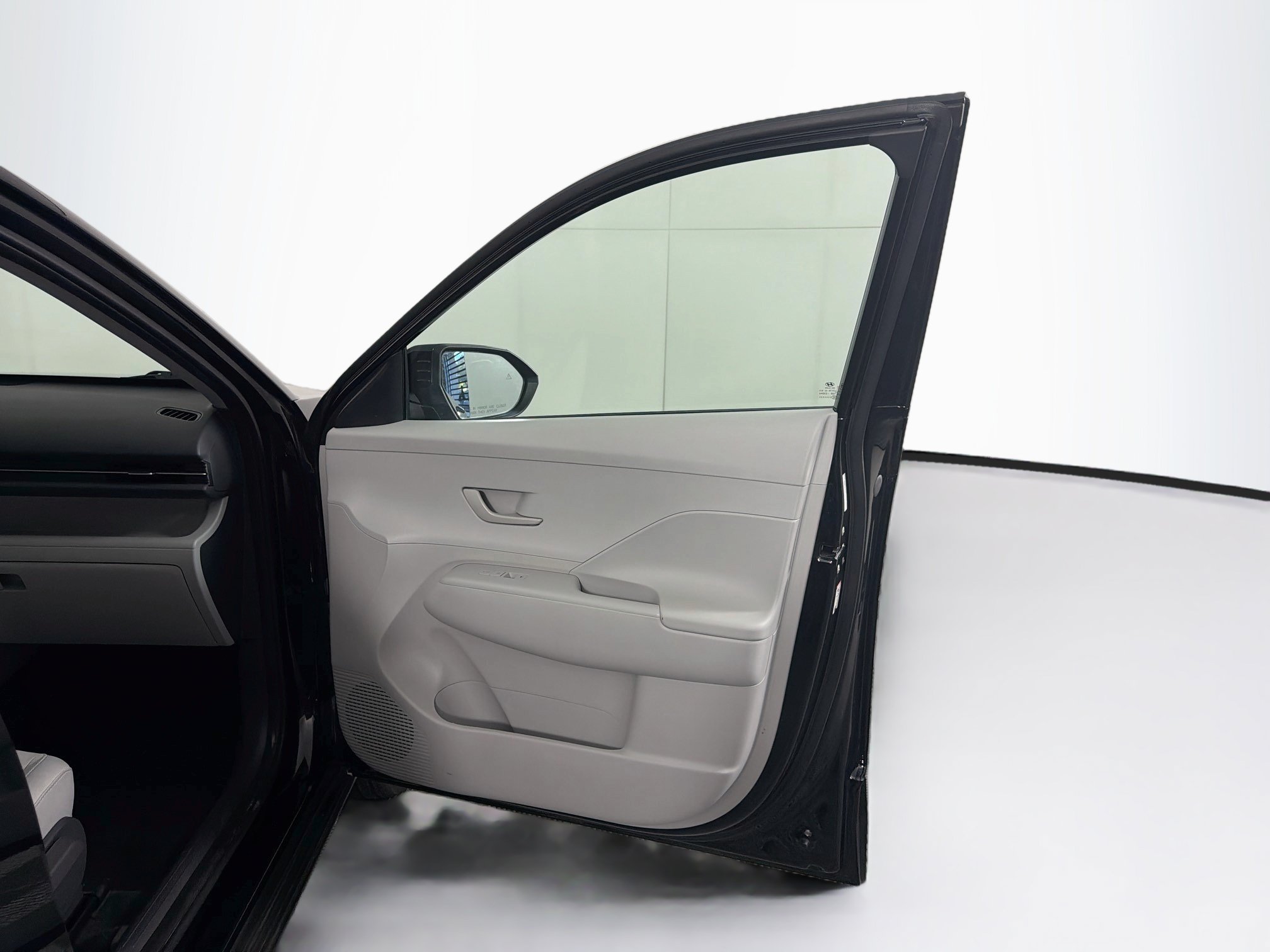 Used 2025 Hyundai Kona SEL FWD image 31