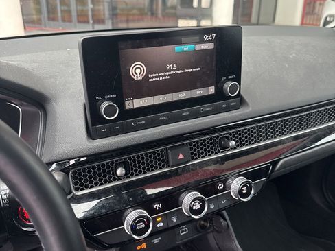 Used 2023 Honda Civic Sport image 18