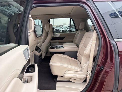 Used 2019 Lincoln Navigator L Reserve image 19