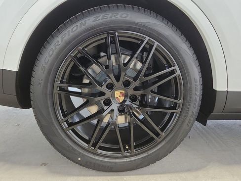 New 2026 Porsche Cayenne AWD/4WD image 10