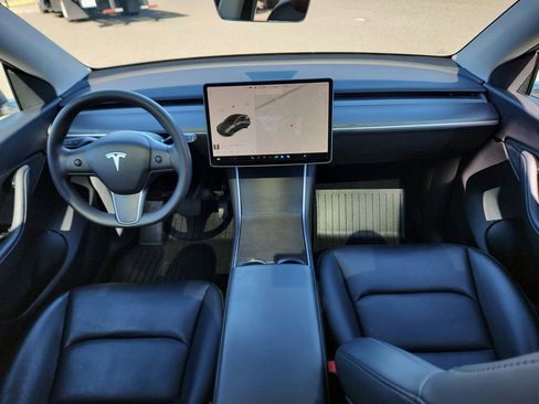 Used 2020 Tesla Model Y Long Range image 22