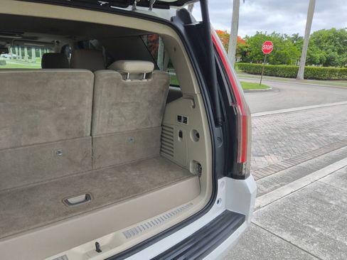 Used 2016 Cadillac Escalade Luxury RWD image 50