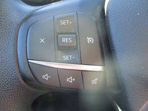 Used 2020 Ford Escape SE image 16