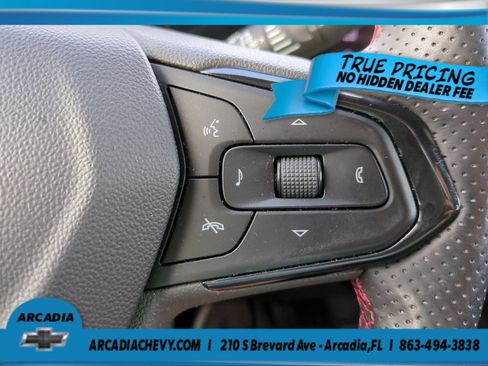 Certified 2024 Chevrolet Trax RS w/ Sunroof Package FWD image 23