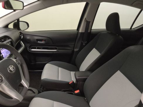 Used 2016 Toyota Prius C Persona Series image 17