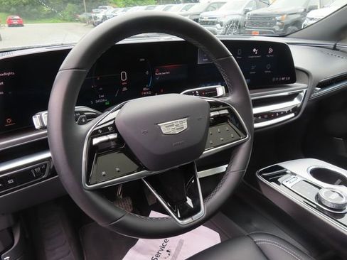 Used 2024 Cadillac Lyriq Tech AWD/4WD image 16