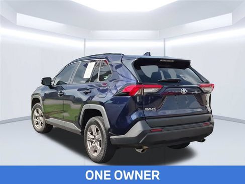 Used 2022 Toyota RAV4 XLE FWD image 2
