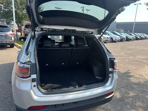 Used 2024 Jeep Compass Trailhawk AWD/4WD image 12