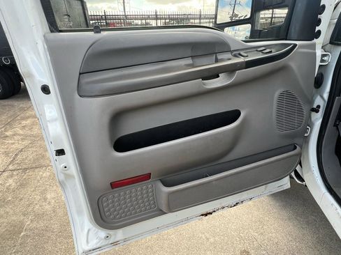 Used 2000 Ford F350 4x4 Regular Cab DRW Super Duty image 33