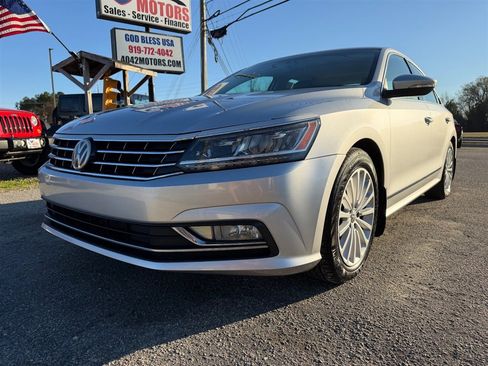 Used 2017 Volkswagen Passat 1.8T SE w/ SE Lighting Package image 9