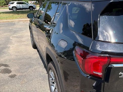 Used 2025 GMC Terrain Elevation AWD/4WD image 10