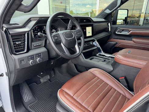 Used 2025 GMC Sierra 2500 Denali Ultimate AWD/4WD image 12