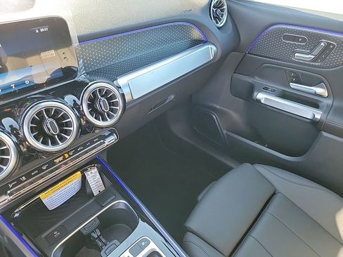 Certified 2025 Mercedes-Benz GLB 250 4MATIC image 18