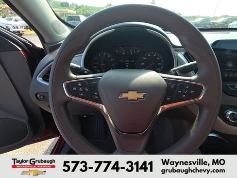 Used 2025 Chevrolet Malibu LT FWD image 17