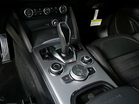 New 2025 Alfa Romeo Stelvio Sprint AWD/4WD image 15