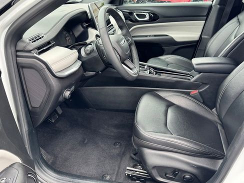 Used 2025 Jeep Compass Limited AWD/4WD image 21