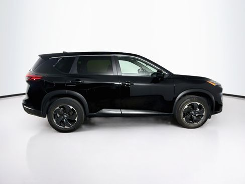 Used 2024 Nissan Rogue SV FWD image 2