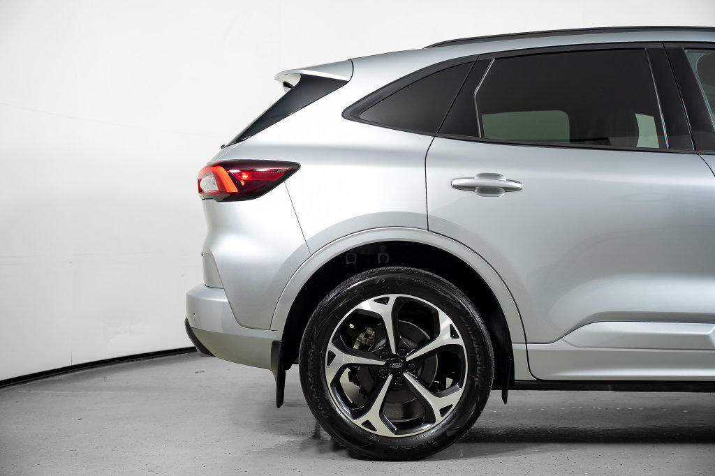Used 2023 Ford Escape ST-Line Elite AWD/4WD image 6